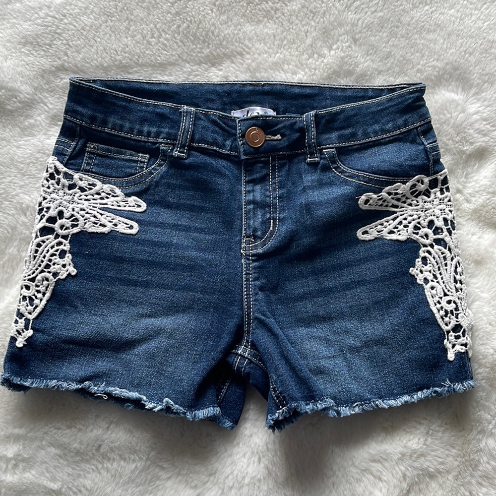 NWOT Dex denim shorts with lace
